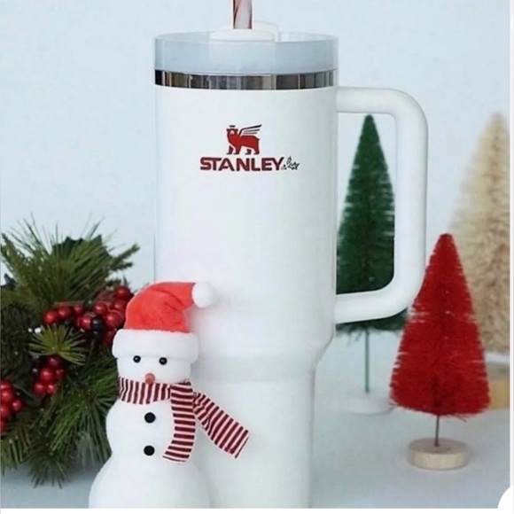 Stanley Mistletoe Twist Quencher 40oz Tumbler limited edition Christmas - Picture 1 of 3